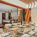 Benedicta A Luxury With A Pool, Area, And Complete Privacy * Dugopolje