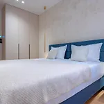Benedicta A Luxury With A Pool, Area, And Complete Privacy * Dugopolje
