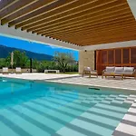 Benedicta A Luxury With A Pool, Area, And Complete Privacy *