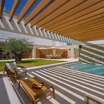 Benedicta A Luxury With A Pool, Area, And Complete Privacy Dugopolje