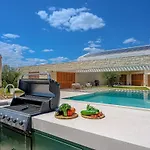 Benedicta A Luxury With A Pool, Area, And Complete Privacy Villa *
