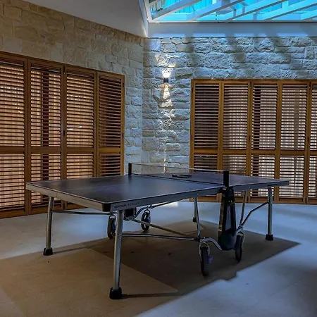 Villa Benedicta A Luxury With A Pool, Area, And Complete Privacy *