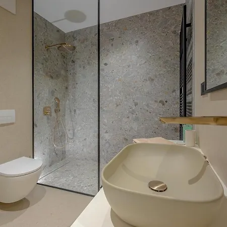 Benedicta A Luxury With A Pool, Area, And Complete Privacy