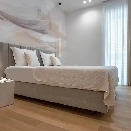 Benedicta A Luxury With A Pool, Area, And Complete Privacy *
