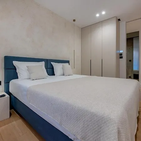 Benedicta A Luxury With A Pool, Area, And Complete Privacy * Dugopolje