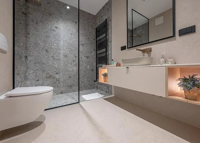 Benedicta A Luxury With A Pool, Area, And Complete Privacy Willa *