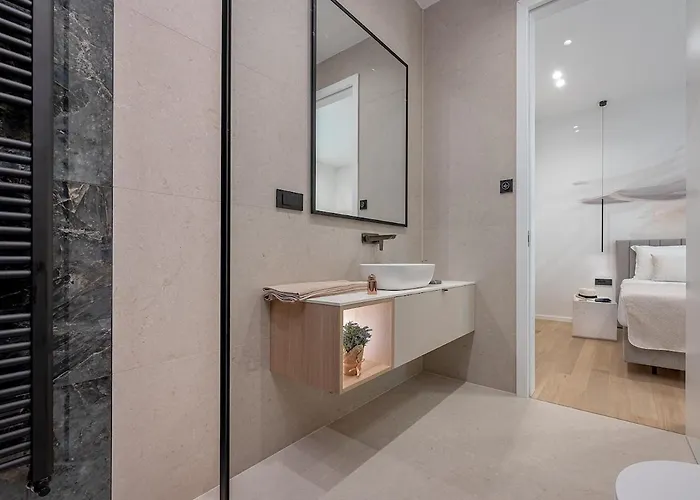 Willa Benedicta A Luxury With A Pool, Area, And Complete Privacy Dugopolje