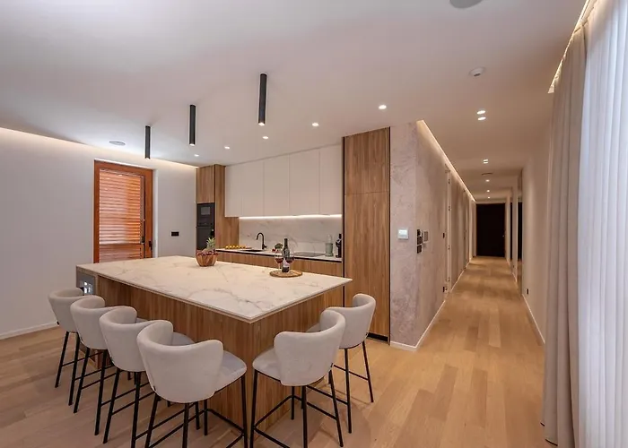 Benedicta A Luxury With A Pool, Area, And Complete Privacy